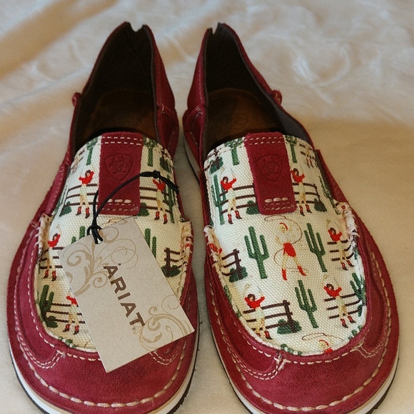 Ariat Shoes - Women's Ariat Cruiser slip on shoes NWT size 8